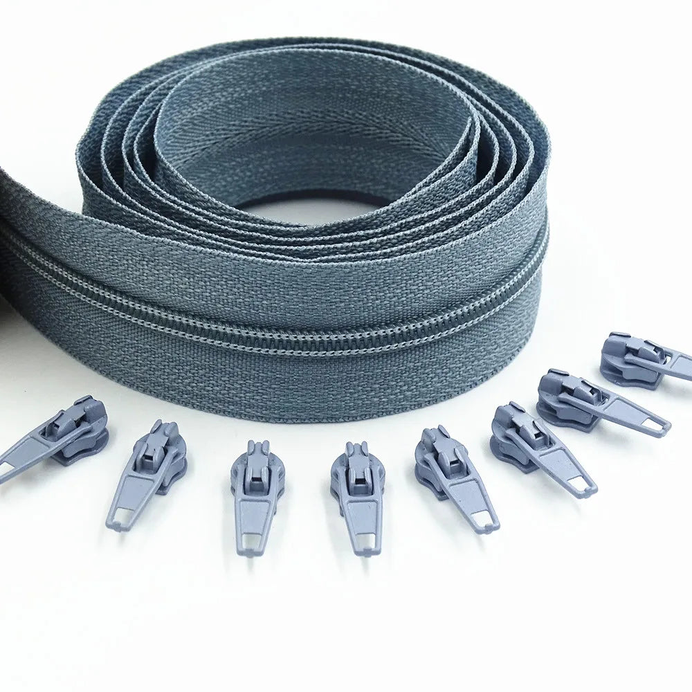 5 Meters long zipper 10 auto locking sliders 20 colors of 3# nylon zipper used for zipper clothing handbags