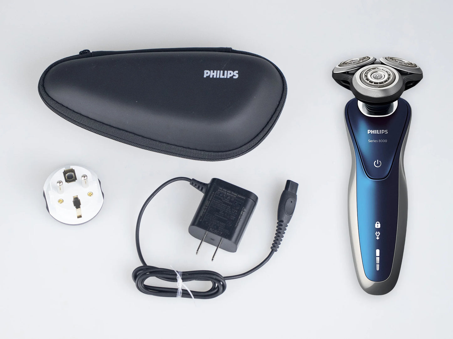 Philips Norelco S8000 Series shaver S8950/91 Rechargeable Wet/Dry Electric Shaver with Beard Styler Attachment Luxury shaver